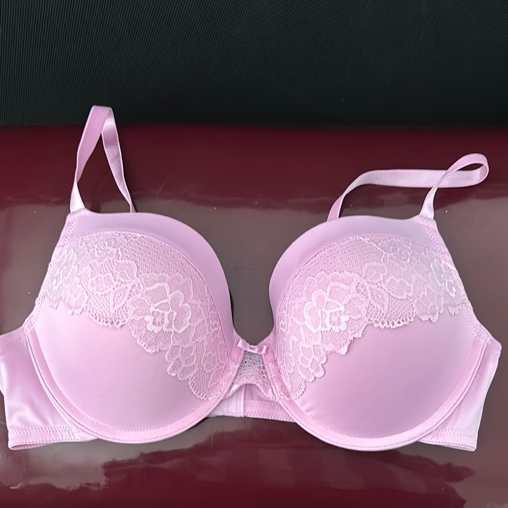 Elegant Pink Lace Bra
